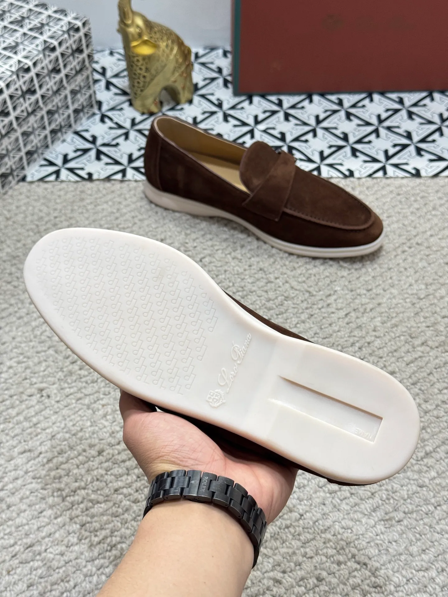 Men's men's shoes 💰380 [New model] 🍓🍓Loro Piana - LP couple model. The new moccasins are made of water-repellent treated suede uppers with rubber soles, a classic. The complex craftsmanship and meticulous structure make the shoes light and soft, allowing you to walk comfortably and freely. Perfect for wearing at the beach or out in the water during the summer. Size: 35-44 (45 customized